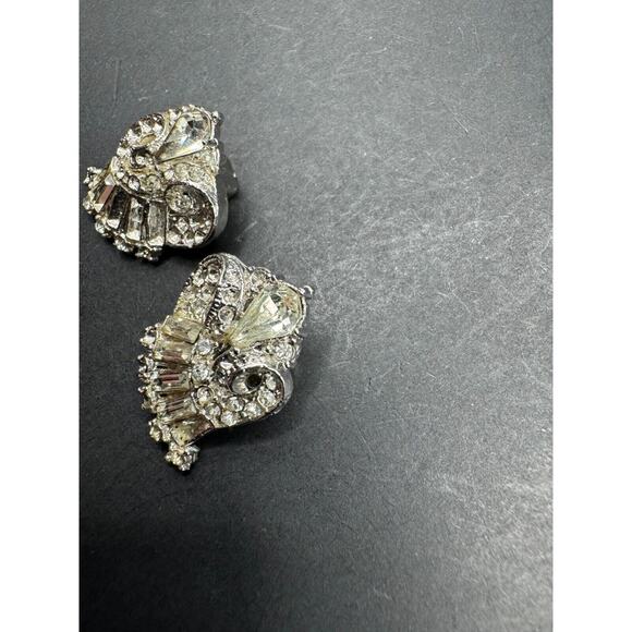 Vtg Claudette Crystal Clear Rhinestones Silver Tone Metal Clip On Earrings - Picture 3 of 7